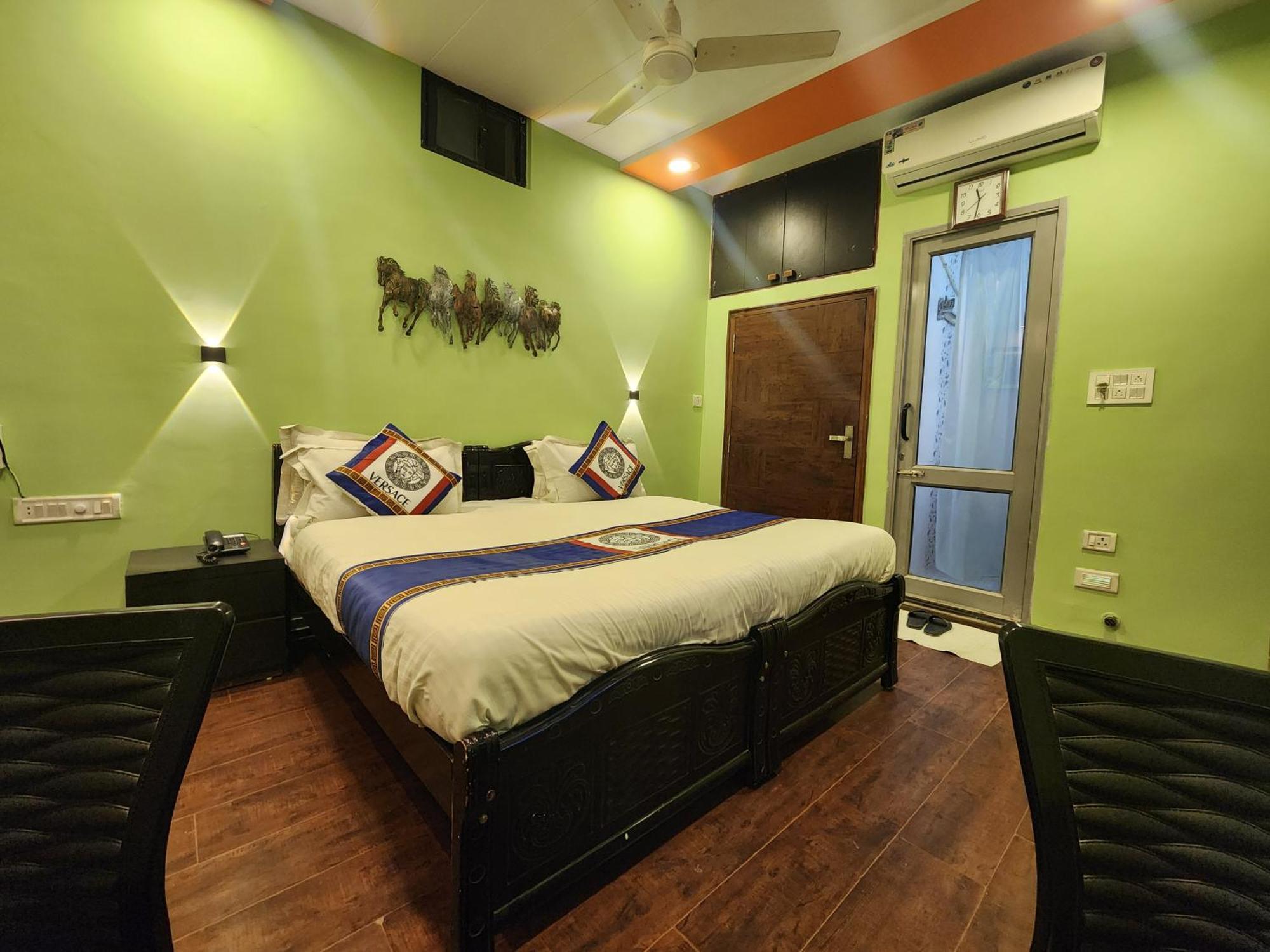 Shaleen Elegance Homestay Nakki Lake 400 Meters Mount Abu Ngoại thất bức ảnh