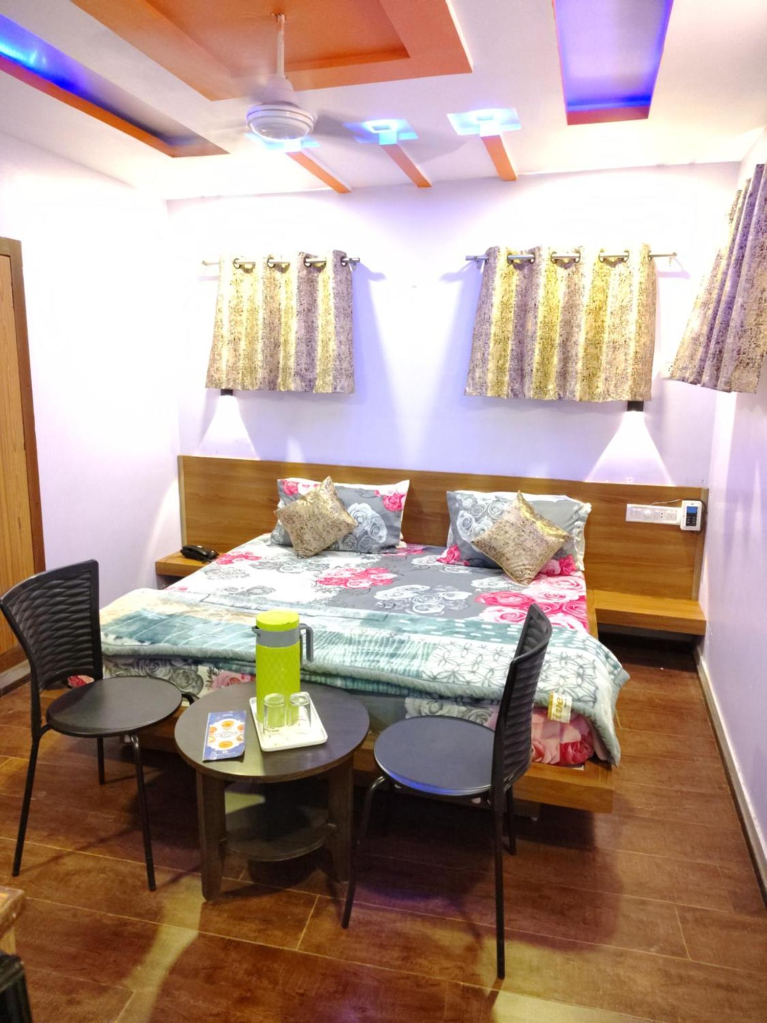 Shaleen Elegance Homestay Nakki Lake 400 Meters Mount Abu Ngoại thất bức ảnh